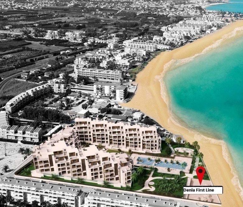 Ático en venta con piscina en playa l’Estanyo Denia