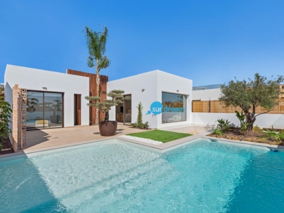 Villa obra nueva en venta en golf La Serena Los Alcázares