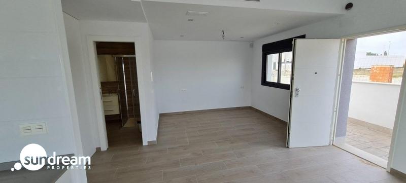 Villa Independiente con 3 dormitorios y piscina privada a la venta en Villamartin(orihuela Costa)