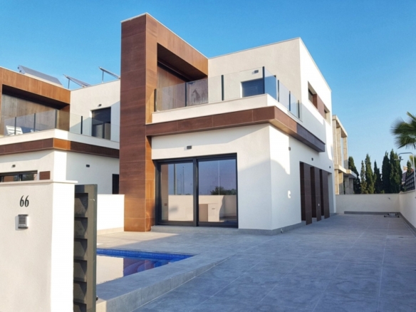 PAREADOS DE NUEVA CONSTRUCCIÓN DE 3 DORMITORIOS CON PISCINA EN DAYA NUEVA(ALICANTE)