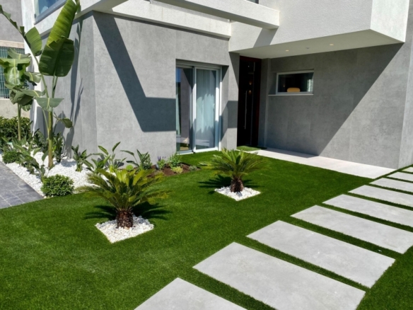 Villa moderna de 3 dormitorios con piscina privada en Finestrat