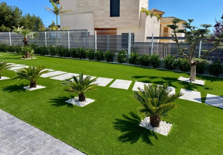Villa moderna de 3 dormitorios con piscina privada en Finestrat