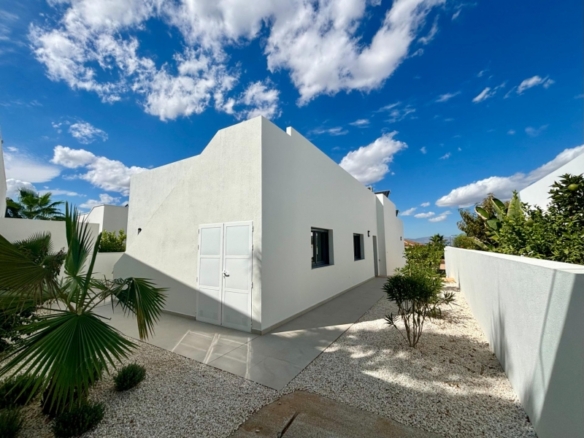 VILLA DE UNA PLANTA, TOTALMENTE PERSONALIZABLE EN CIUDAD QUESADA