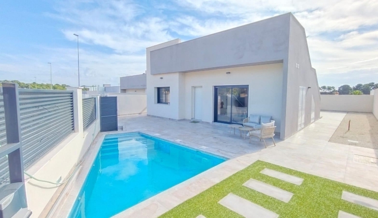 CHALET DE NUEVA CONSTRUCCIÓN EN PINAR DE CAMPOVERDE