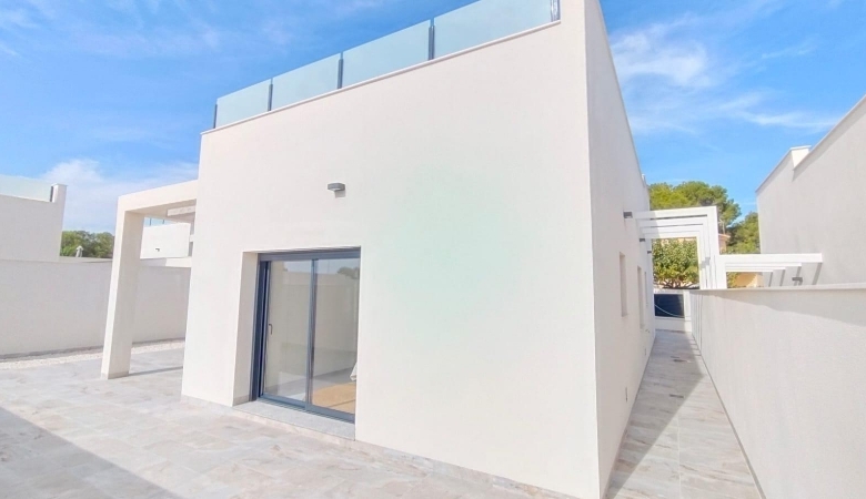 CHALET DE NUEVA CONSTRUCCIÓN EN PINAR DE CAMPOVERDE