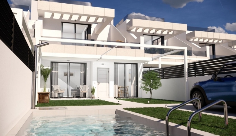 PRECIOSOS ADOSADOS DE 3 DORMITORIOS CON PISCINA Y SOLARIUM EN ROJALES
