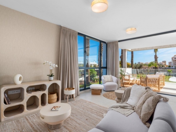 Ático de 2 dormitorios con solarium privado en Mar de Cristal(Cartagena)