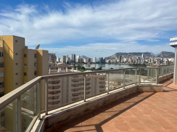PRECIOSOS ATICOS DUPLEX CON VISTAS AL MAR EN CALPE