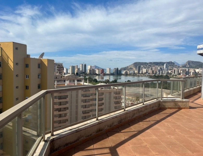 PRECIOSOS ATICOS DUPLEX CON VISTAS AL MAR EN CALPE
