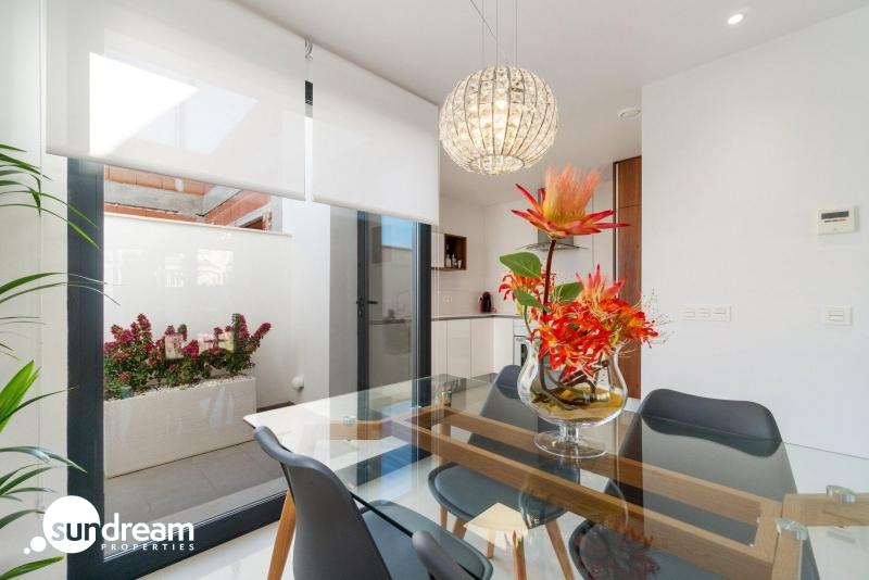 VILLA DE UNA PLANTA DE NUEVA CONSTRUCCIÓN EN LOS MONTESINOS