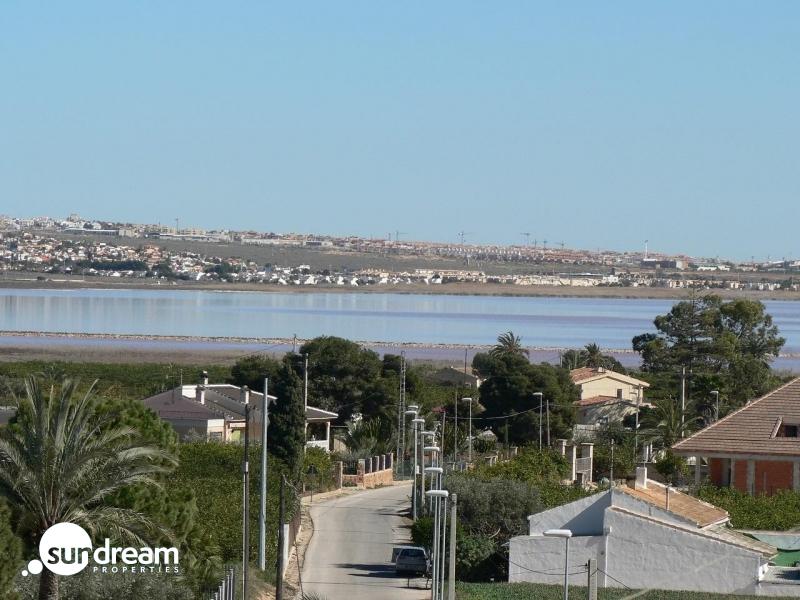 VILLA DE UNA PLANTA DE NUEVA CONSTRUCCIÓN EN LOS MONTESINOS