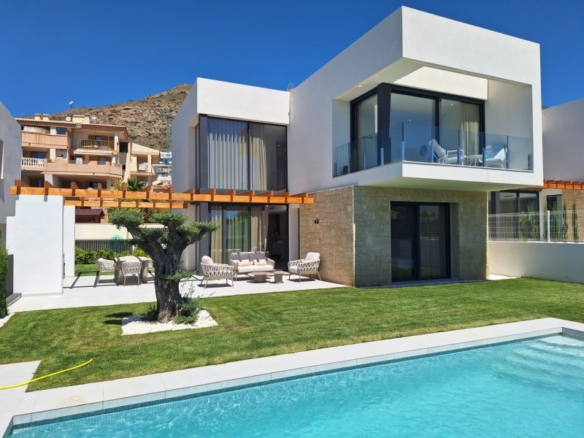 MAGNIFICA VILLA MODERNA DE NUEVA CONSTRUCCIÓN EN FINESTRAT.