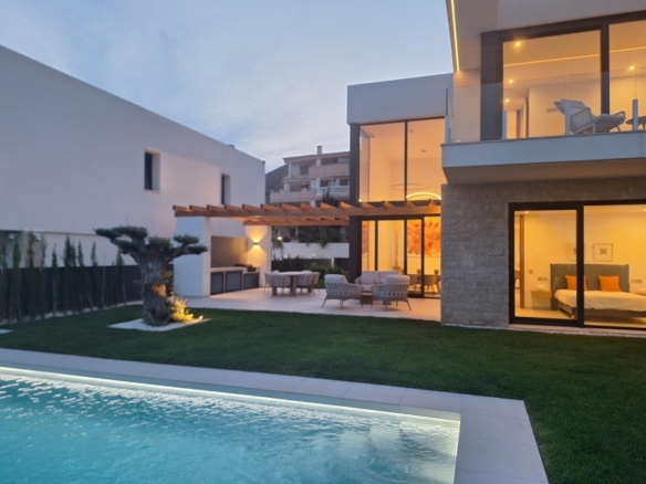 MAGNIFICA VILLA MODERNA DE NUEVA CONSTRUCCIÓN EN FINESTRAT.