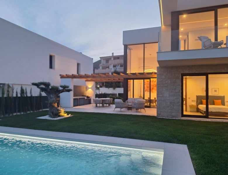 MAGNIFICA VILLA MODERNA DE NUEVA CONSTRUCCIÓN EN FINESTRAT.