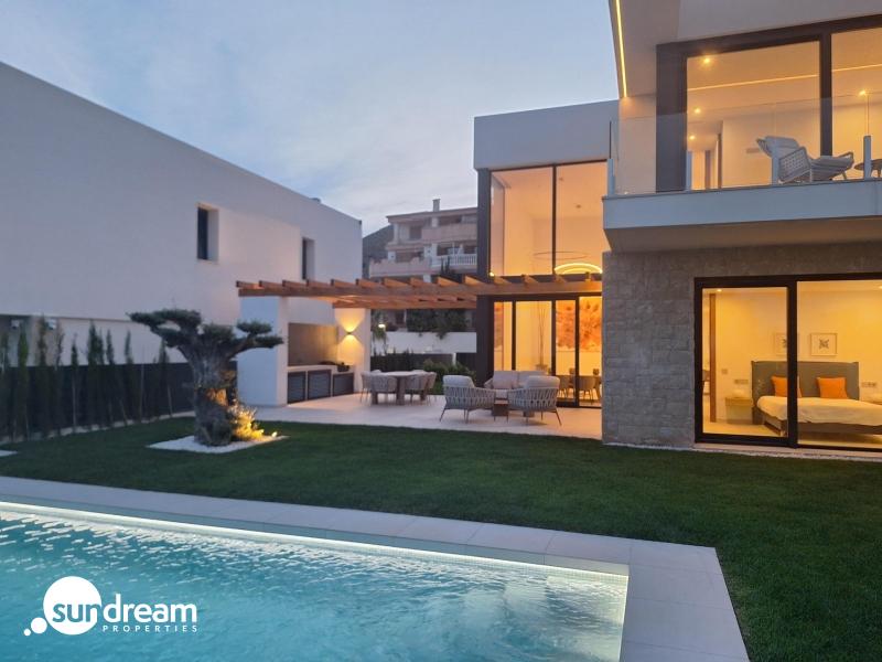 MAGNIFICA VILLA MODERNA DE NUEVA CONSTRUCCIÓN EN FINESTRAT.