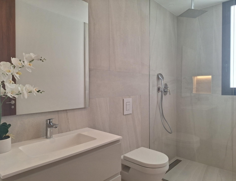 MAGNIFICA VILLA MODERNA DE NUEVA CONSTRUCCIÓN EN FINESTRAT.
