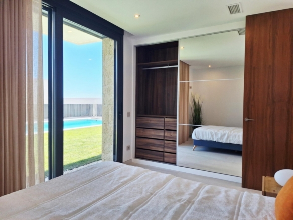 MAGNIFICA VILLA MODERNA DE NUEVA CONSTRUCCIÓN EN FINESTRAT.
