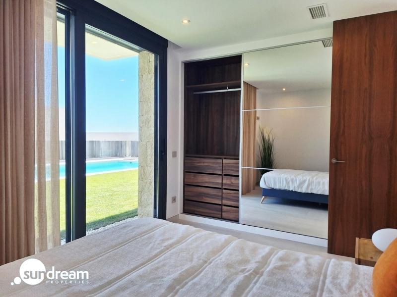 MAGNIFICA VILLA MODERNA DE NUEVA CONSTRUCCIÓN EN FINESTRAT.