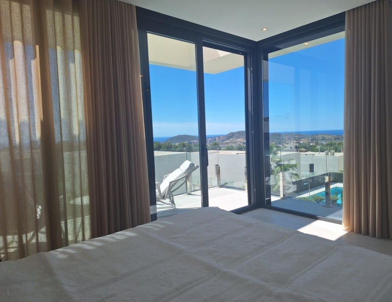 MAGNIFICA VILLA MODERNA DE NUEVA CONSTRUCCIÓN EN FINESTRAT.