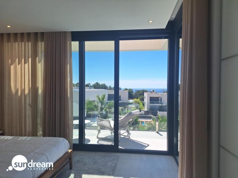 MAGNIFICA VILLA MODERNA DE NUEVA CONSTRUCCIÓN EN FINESTRAT.