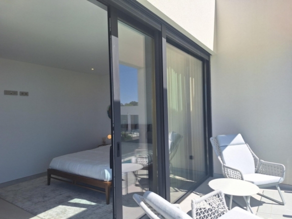 MAGNIFICA VILLA MODERNA DE NUEVA CONSTRUCCIÓN EN FINESTRAT.