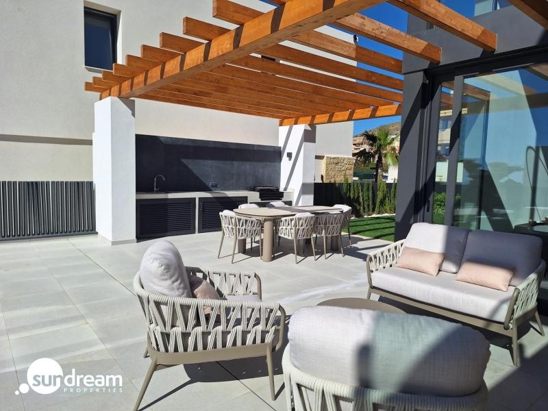 MAGNIFICA VILLA MODERNA DE NUEVA CONSTRUCCIÓN EN FINESTRAT.
