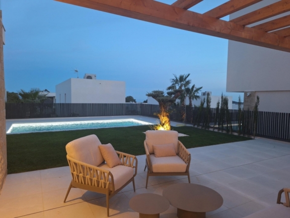 MAGNIFICA VILLA MODERNA DE NUEVA CONSTRUCCIÓN EN FINESTRAT.