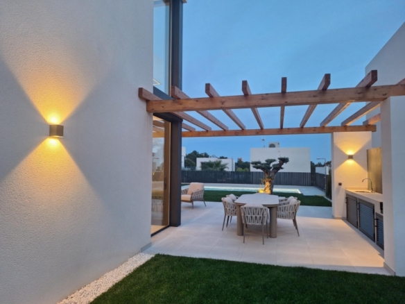 MAGNIFICA VILLA MODERNA DE NUEVA CONSTRUCCIÓN EN FINESTRAT.