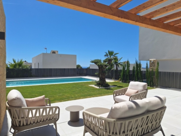 MAGNIFICA VILLA MODERNA DE NUEVA CONSTRUCCIÓN EN FINESTRAT.