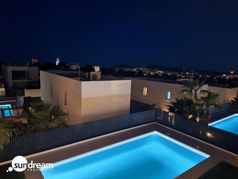 MAGNIFICA VILLA MODERNA DE NUEVA CONSTRUCCIÓN EN FINESTRAT.