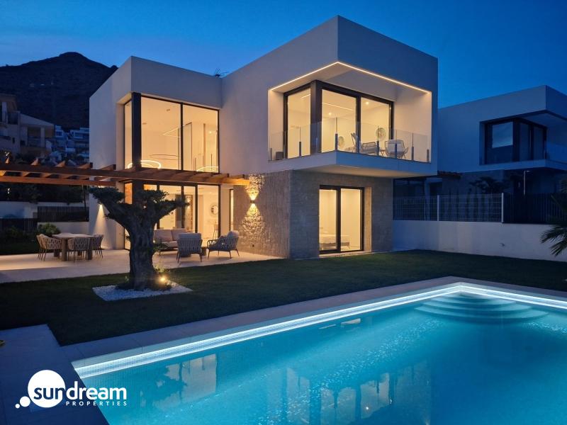 MAGNIFICA VILLA MODERNA DE NUEVA CONSTRUCCIÓN EN FINESTRAT.