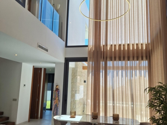 MAGNIFICA VILLA MODERNA DE NUEVA CONSTRUCCIÓN EN FINESTRAT.