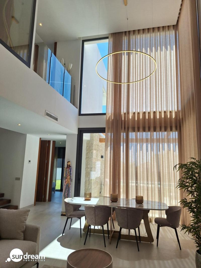 MAGNIFICA VILLA MODERNA DE NUEVA CONSTRUCCIÓN EN FINESTRAT.