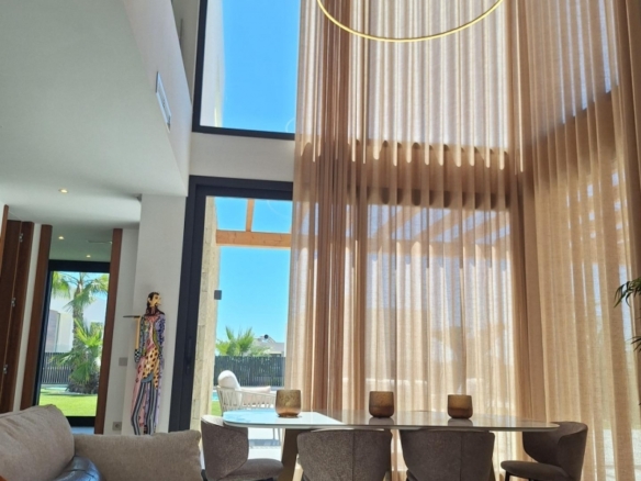 MAGNIFICA VILLA MODERNA DE NUEVA CONSTRUCCIÓN EN FINESTRAT.