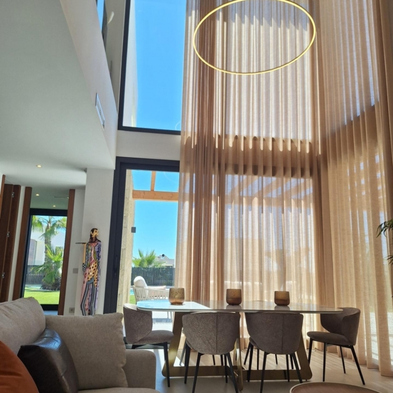 MAGNIFICA VILLA MODERNA DE NUEVA CONSTRUCCIÓN EN FINESTRAT.