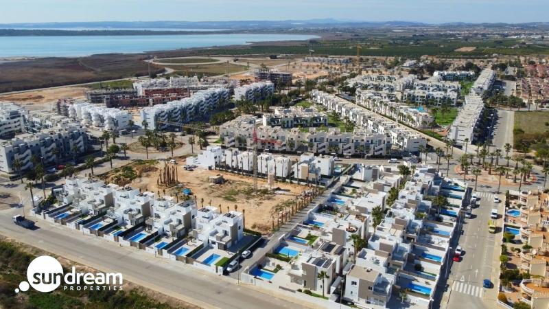 ÁTICO DE NUEVA CONSTRUCCION EN EL RASO, GUARDAMAR DEL SEGURA