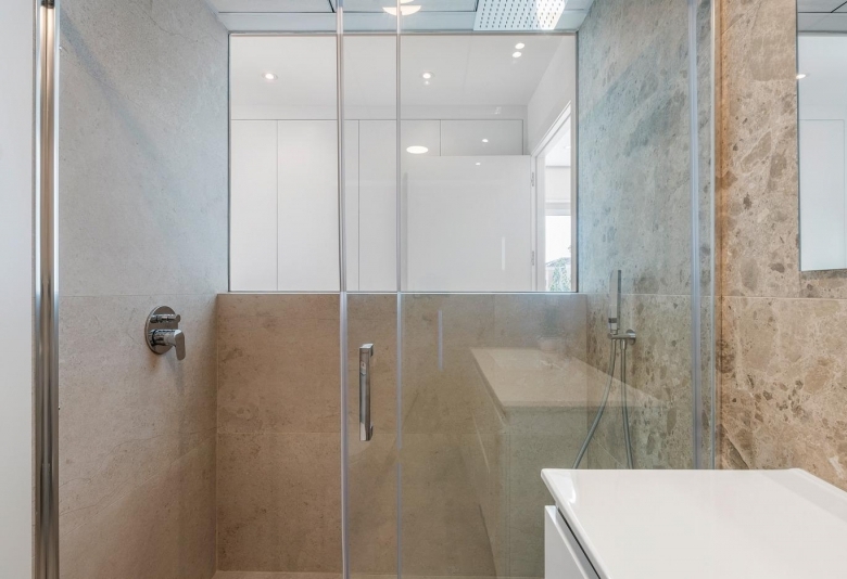 VILLA PAREADA DE NUEVA CONSTRUCCION DE ESTILO IBICENCO EN LOS ALCAZARES