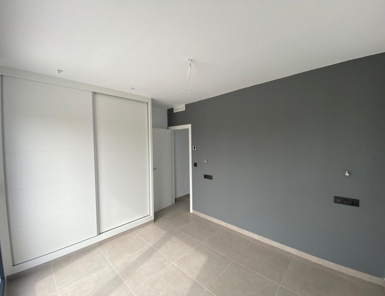 FANTÁSTICA VILLA DE 3 DORM. DE NUEVA CONSTRUCCIÓN EN LOS ALCAZARES