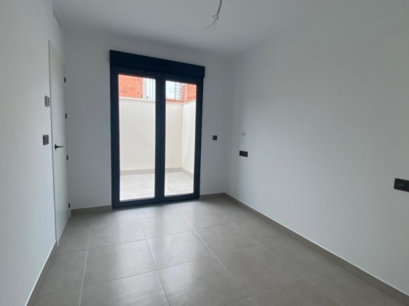 FANTÁSTICA VILLA DE 3 DORM. DE NUEVA CONSTRUCCIÓN EN LOS ALCAZARES
