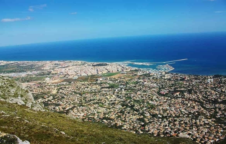 APARTAMENTO DE NUEVA CONSTRUCCIÓN DE 3 DORMITORIOS A 100 M DE LA PLAYA EN DENIA
