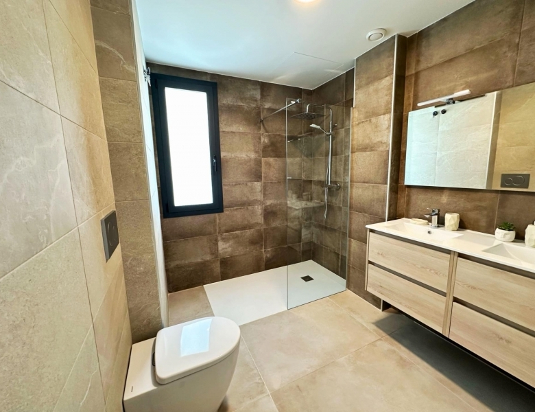 PAREADOS DE NUEVA CONSTRUCCIÓN CON 3 DORMITORIOS EN DOLORES