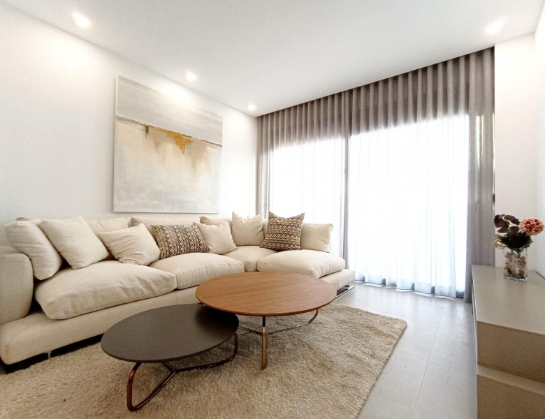 Chalet adosado con piscina privada a la venta  en Benijófar(Alicante)