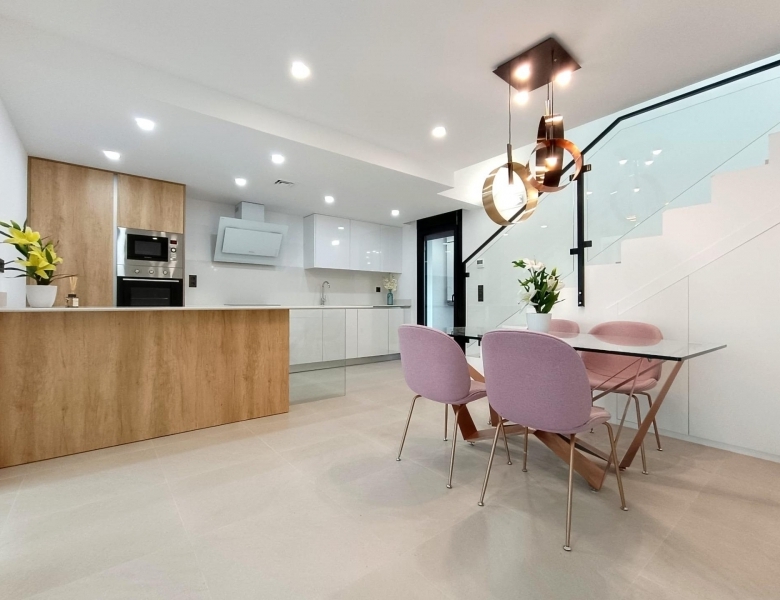 Chalet adosado con piscina privada a la venta  en Benijófar(Alicante)