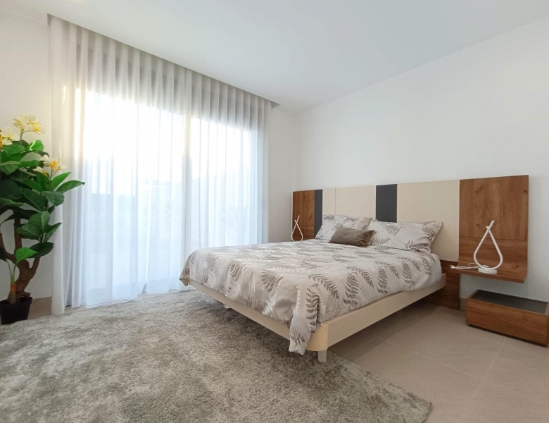 Chalet adosado con piscina privada a la venta  en Benijófar(Alicante)