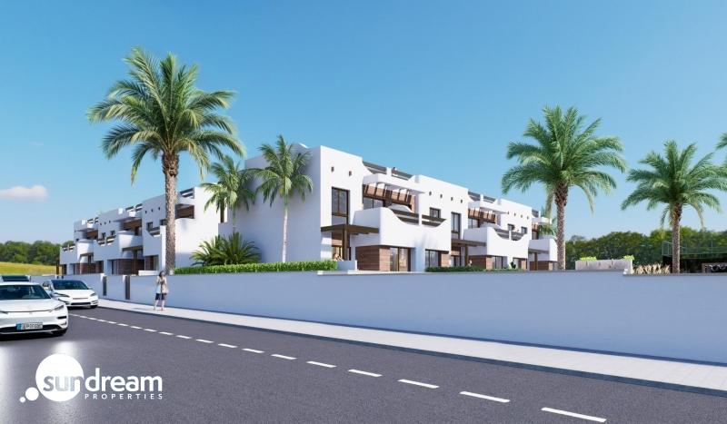 Bungalow de planta alta a la venta con solarium a 150m. de la Playa De Las Higuericas En Torre De La