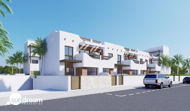 Bungalow de planta alta a la venta con solarium a 150m. de la Playa De Las Higuericas En Torre De La