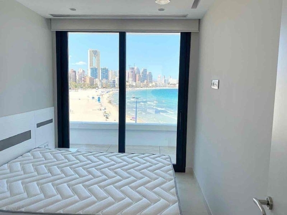 Ático en venta obra nueva con piscina playa Benidorm
