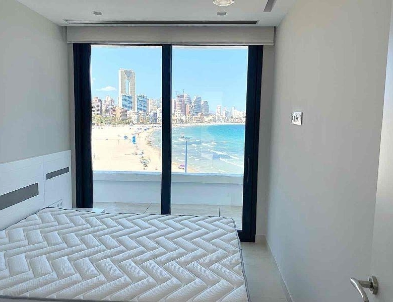 Ático en venta obra nueva con piscina playa Benidorm