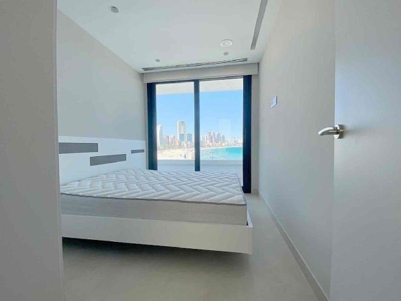 Ático en venta obra nueva con piscina playa Benidorm