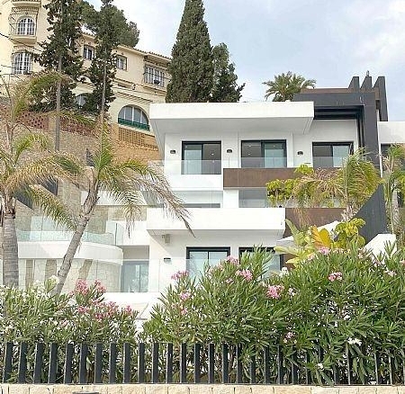 Ático en venta obra nueva con piscina playa Benidorm